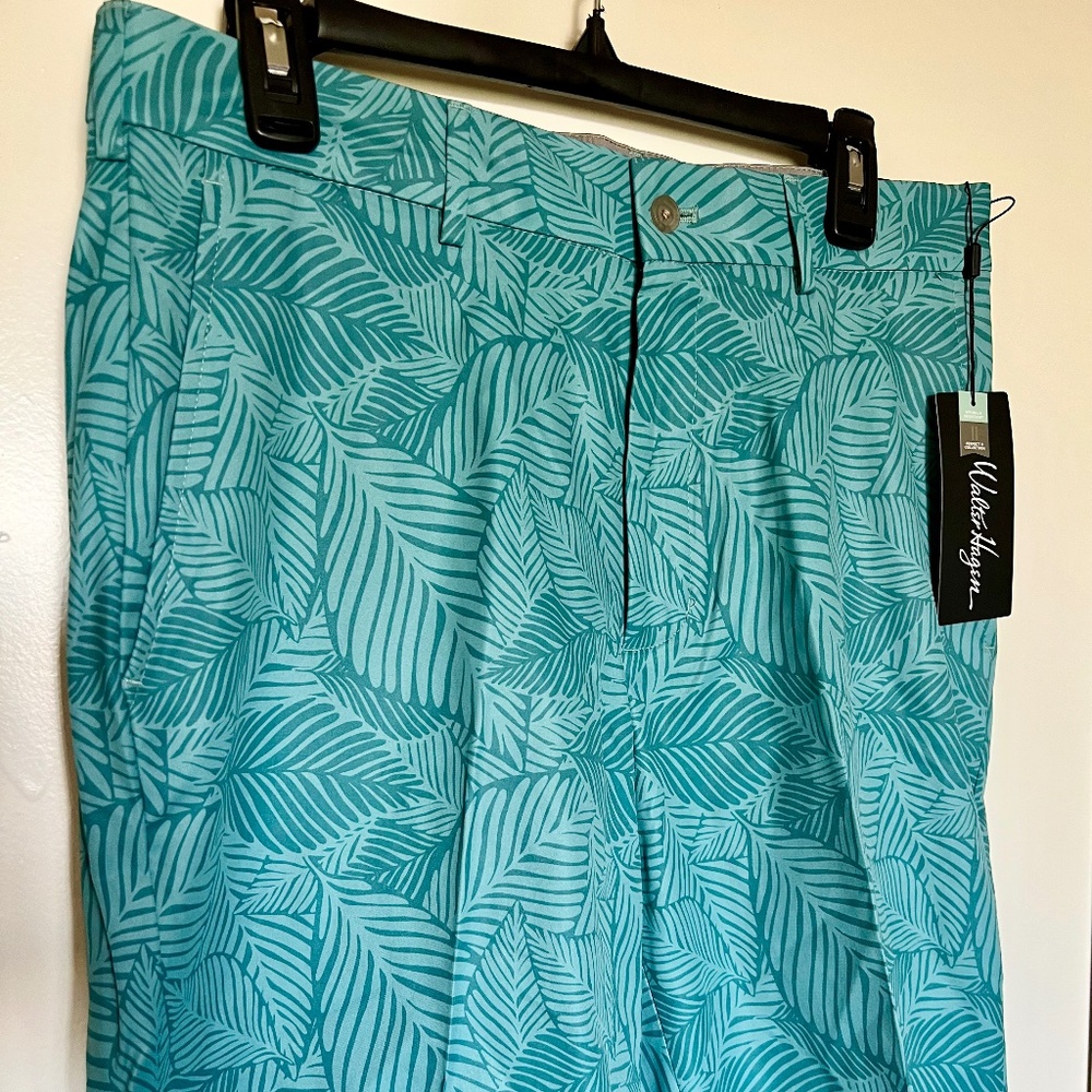 Walter Hagen Men's Perfect 11 Golf Shorts - Leaves Wavelike Teal